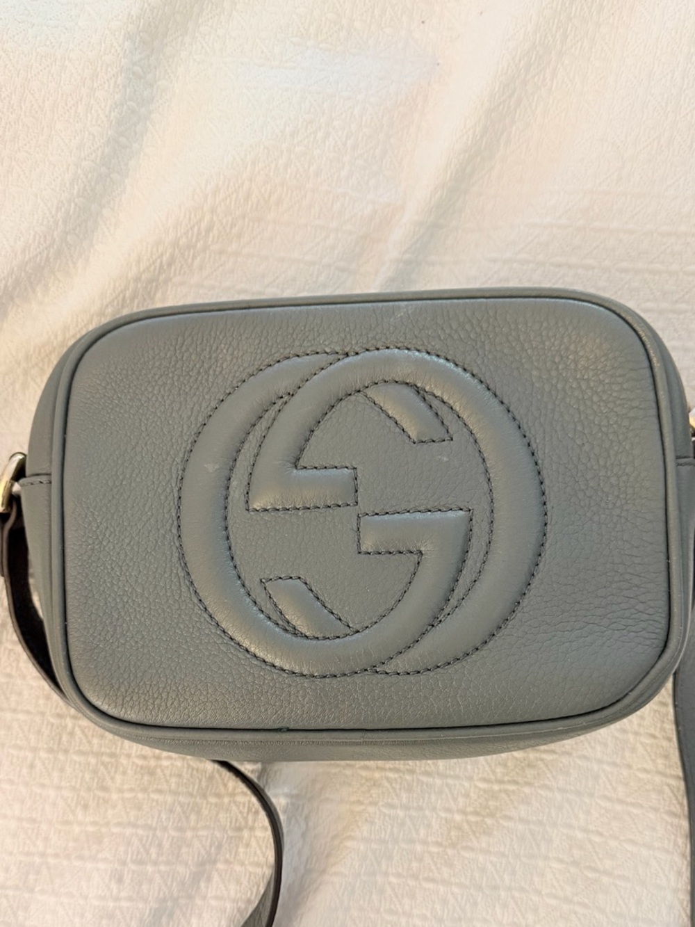 Gucci GG Leather Soho Disco Pebbled Crossbody Leather Bag in Gray 🩶 - Picture 2 of 6